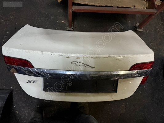 ÇIKMA JAGUAR XF ARKA BAGAJ KAPAĞI