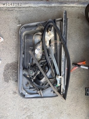 Renault Clio sağ ön kapı döşemesi
