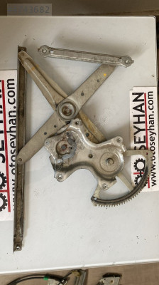toyota corolla 2008 sol ön kapı cam krikosu