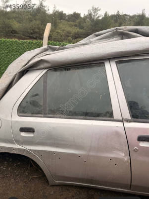 Citroen Saxo sağ arka kapı