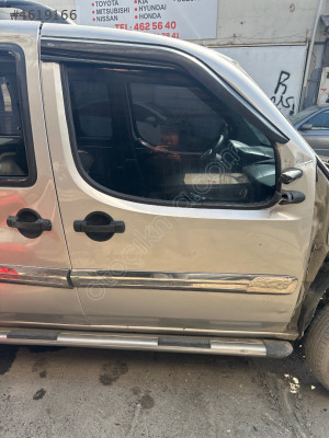 Fiat doblo sağ ön kapı dolu