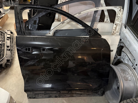 VOLVO XC40 ÇIKMA ORJİNAL SAĞ ÖN KAPI N2