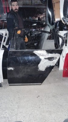 VOLKSWAGEN PASSAT B6 SOL ARKA KAPI