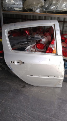 Renault Clio3 HB sağ arka kapı