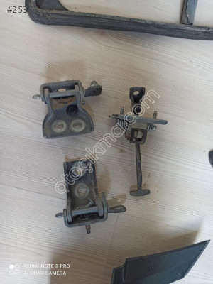 Peugeot 308 sağ ön kapı alt üst kapı menteşesi