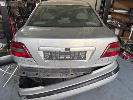 Volvo S40 bagaj kapağı