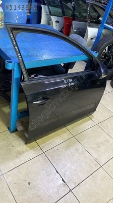 VOLKSWAGEN JETTA  1.2 BENZİNLİ 2017 MODEL SAĞ ÖN KAPI