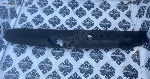 FORD TRANSİT CUSTOM ARKA PANEL ÜST PLASTİĞİ