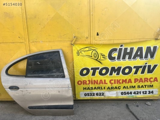 Megane 1  sağ arka kapı