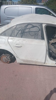 Audi A4 Sağ Arka Kapı Dolu (2008/2015)