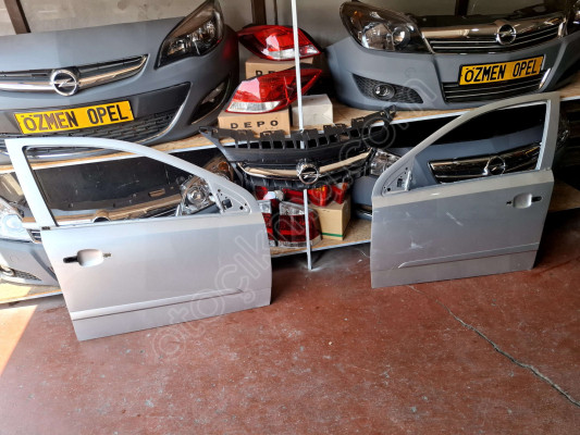 ÖZMEN OPEL ASTRA H ÇIKMA SAĞ ÖN KAPI