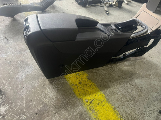 OPEL İNSİGNİA ORTA KONSOL MERT OTO
