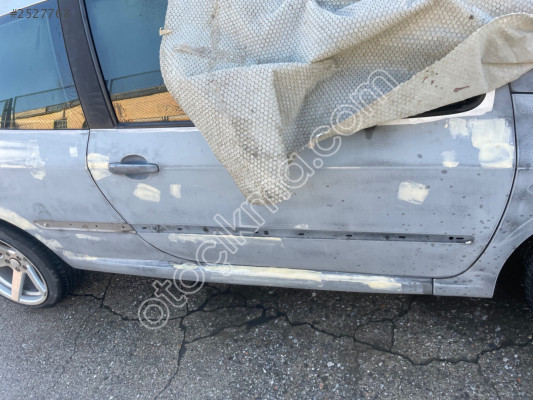 Peugeot 307 sağ kapı tek kapı orijinal