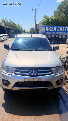 Mitsubishi ön far sağ