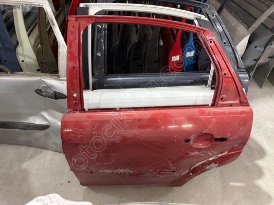 FORD FOCUS 2 ÇIKMA ORİJİNAL SOL ARKA KAPI BD2