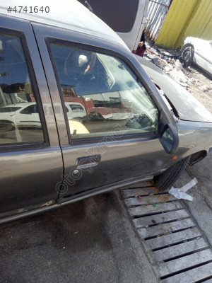 Renault 19 sağ ön kapı