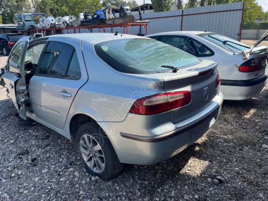 RENAULT LAGUNA 2 SOL ARKA ÇAMURLUK MONTECAR