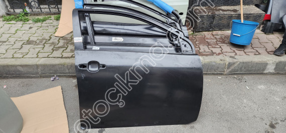 COROLLA SAG ÖN KAPI SIFIR 6700112A30