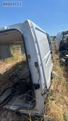RENAULT TRAFİC SAĞ ARKA ÇAMURLUK OTO FEDAİ