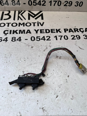 Nissan Terrano  Cam Düğmesi