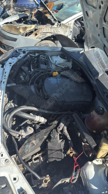 Clio 1.4 benzin  Şarj dinamosu