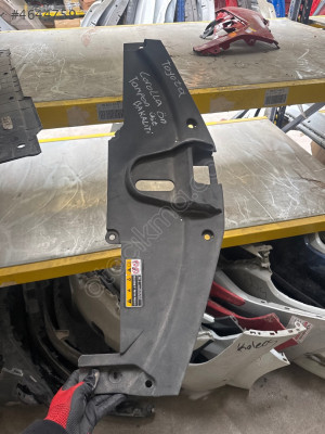 Toyota corolla ön panel üst bakalit