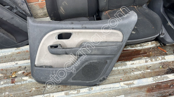 Fiat Doblo sağ ön kapı döşemesi orj cıkma