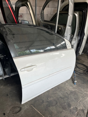 TOYOTA COROLLA SAĞ ÖN KAPI
