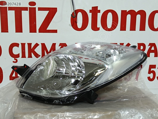 TOYOTA YARİS FAR