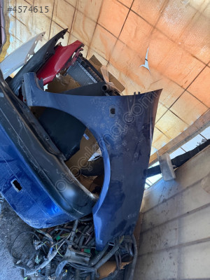 Renault Clio sağ ön Çamurluk