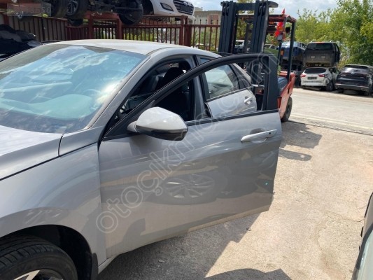 2026 Hyundai Elantra Sol Ön Kapı
