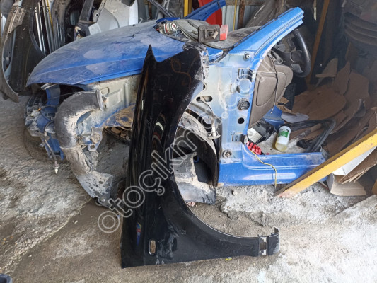 AUDİ A3 SAĞ ÖN ÇAMURLUK HASARSIZ