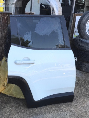 Jeep Renegade Sağ Arka Kapı