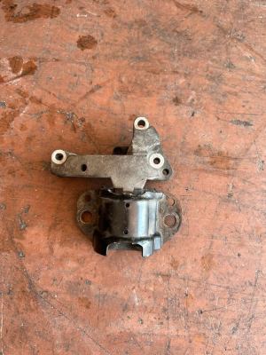 RENAULT TWİNGO -  1.2 - MOTOR MOTOR KULAĞI
