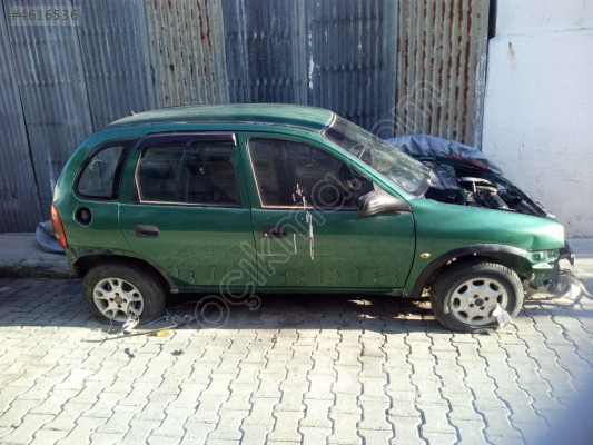 OPEL CORSA B SİGORTA KUTUSU