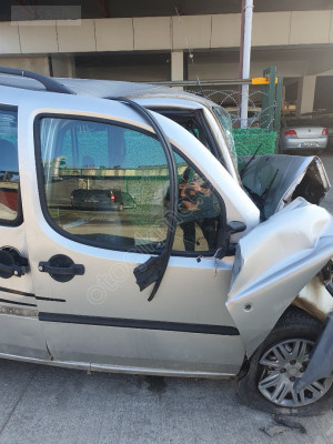 FIAT DOBLO SAĞ ÖN KAPI ORJINAL ÇIKMA