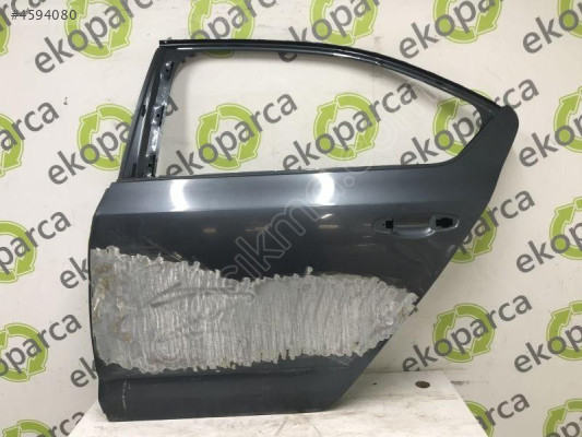 SKODA OCTAVİA 2013 2020 SOL ARKA KAPI 5E5833051