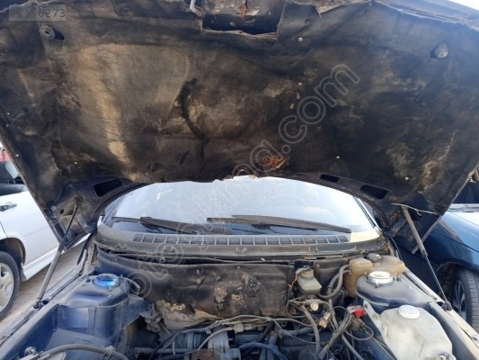Lada Vega ön kaput