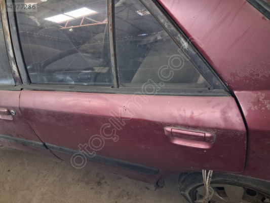 Mazda  323  Sedan Sol Arka Kapı