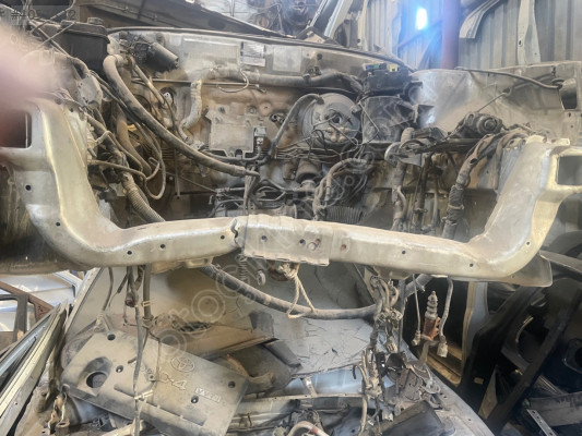 Mitsubishi Carizma ön panel