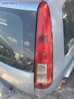 FORD FUSİON SAĞ ARKA STOP 2004