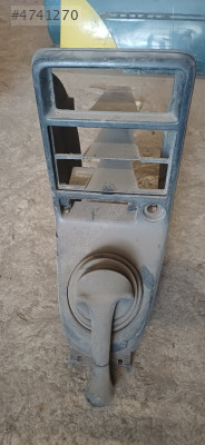 MAZDA 121 ORTA KONSOL VİTES KONSOLU