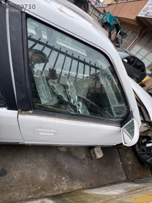 Hyundai excel sağ ön kapı