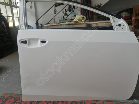 Çıkma 2013 2018 Toyota Corolla sağ ön kapı