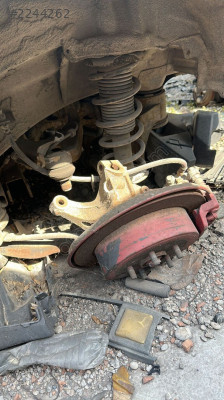 Subaru impreza sol arka taşıyıcı