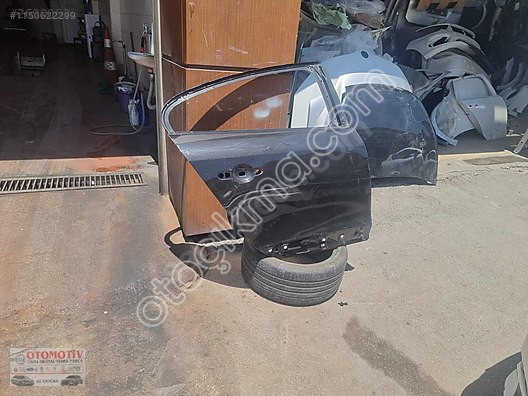 RENAULT FLUANCE SİYAH SAĞ ARKA KAPİ ORJİNAL HATASIZ BOYASİZ