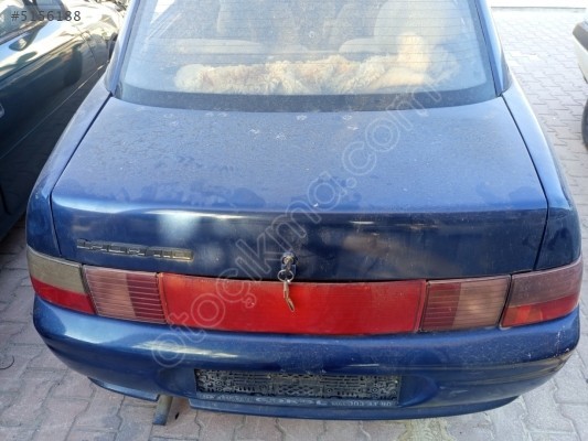 Lada Vega bagaj kapağı