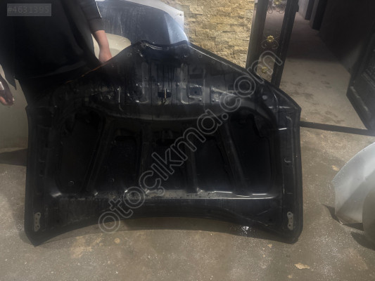 Toyota Auris motor kaputu