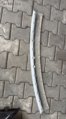 Ford Kuga ön tampon alt gri