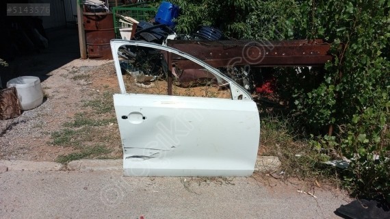 VOLKSWAGEN JETTA SAĞ ÖN KAPI ORJİNAL ÇIKMA